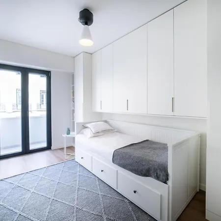 Lusíadas 53 2ºe Apartamento *