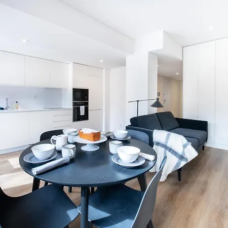 Lusíadas 53 2ºe Apartamento *